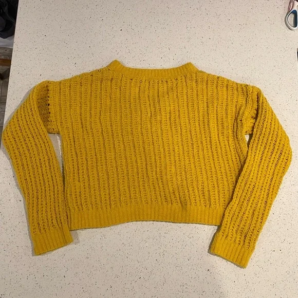 Women’s V- Neck knitted sweater - Picture 2 of 4